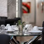 Les Arcades Hotel