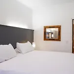 Hotel Les Arcades 2*