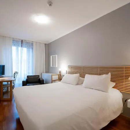 Les Arcades Hotel