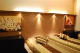 Hotel Les Arcades 2*